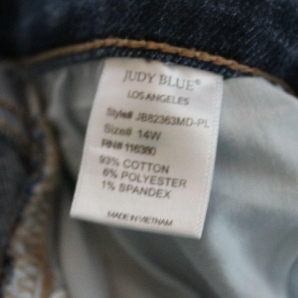 Judy Blue Destroyed Distressed Boyfriend Jeans Women's Plus Size 14W H11774 - Picture 11 of 12